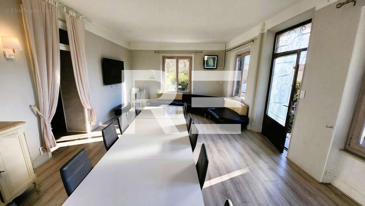 Maison à VEZENOBRES