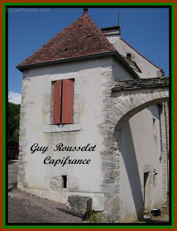 Maison à ALISE-SAINTE-REINE