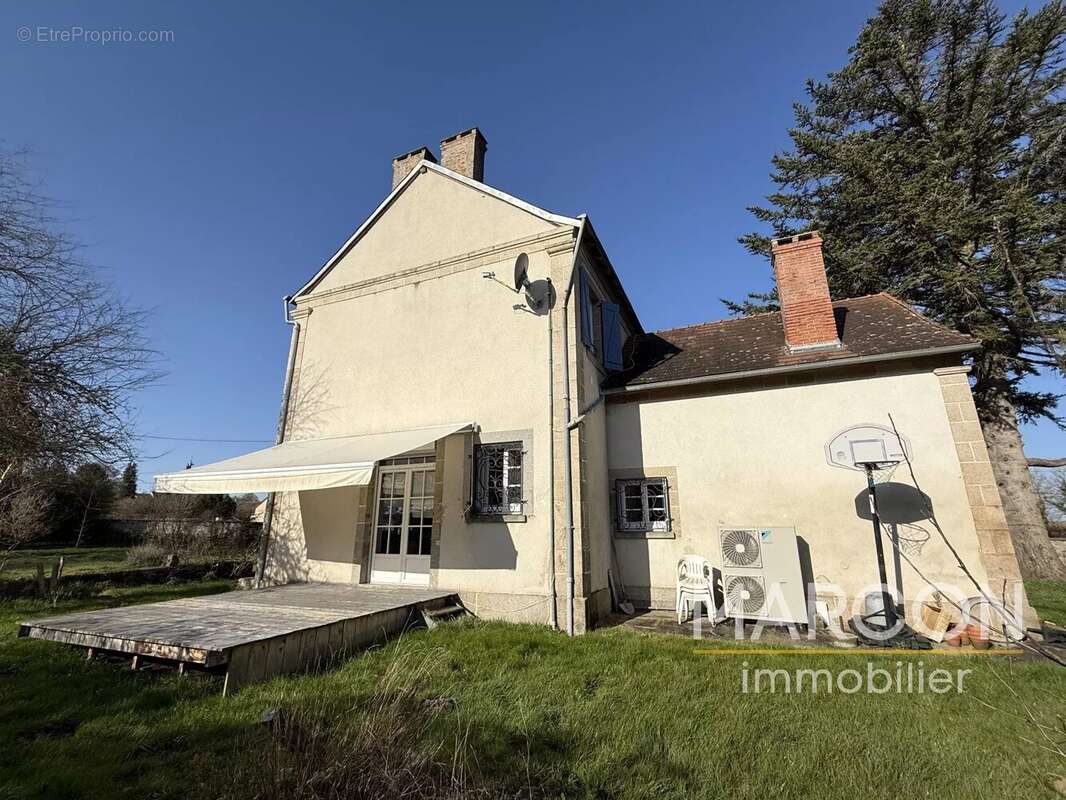 Maison à CHAMBON-SAINTE-CROIX