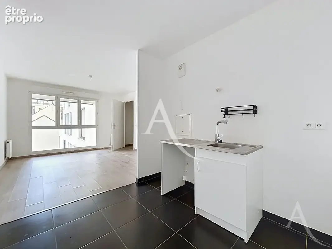Appartement 2 pièces au coeur du centre ville de Mantes La Jolie avec place de stationnement - photo 2