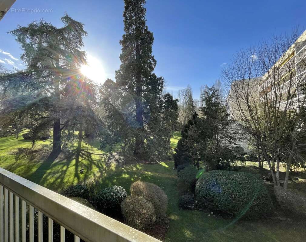 Appartement à VILLE-D'AVRAY