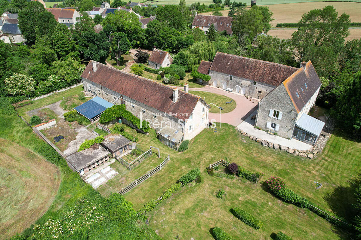 Propriété de caractère avec gîtes entre FALAISE et ARGENTAN - photo 17