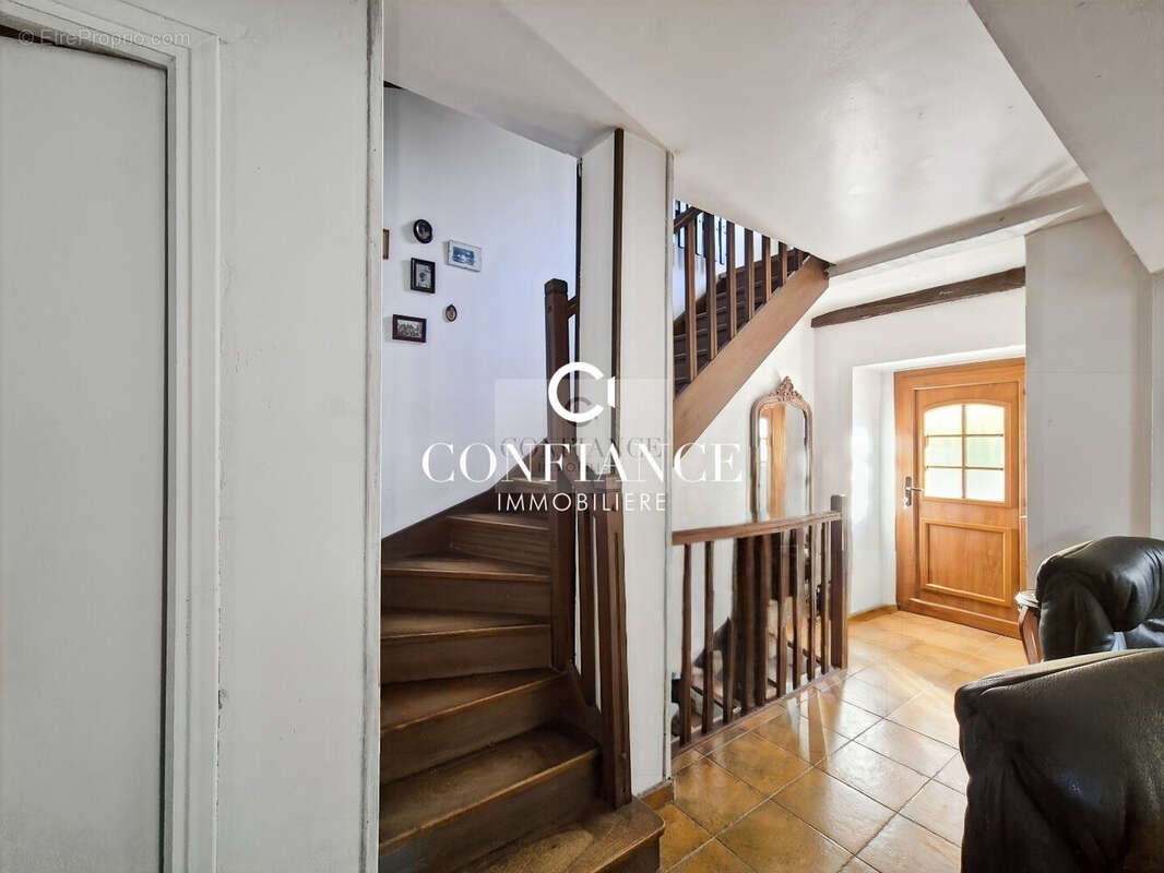 Maison 143 m² à Contes  - photo 6