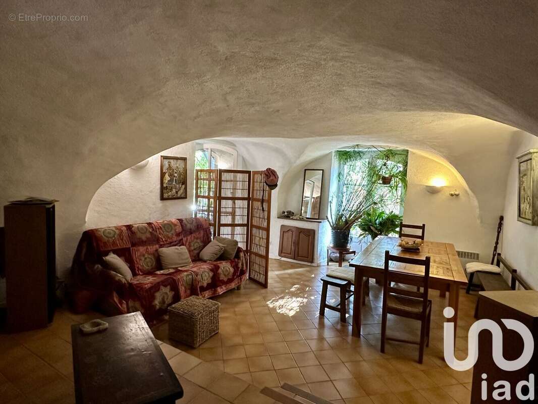 Photo 4 - Maison à SAINT-SATURNIN-DE-LUCIAN