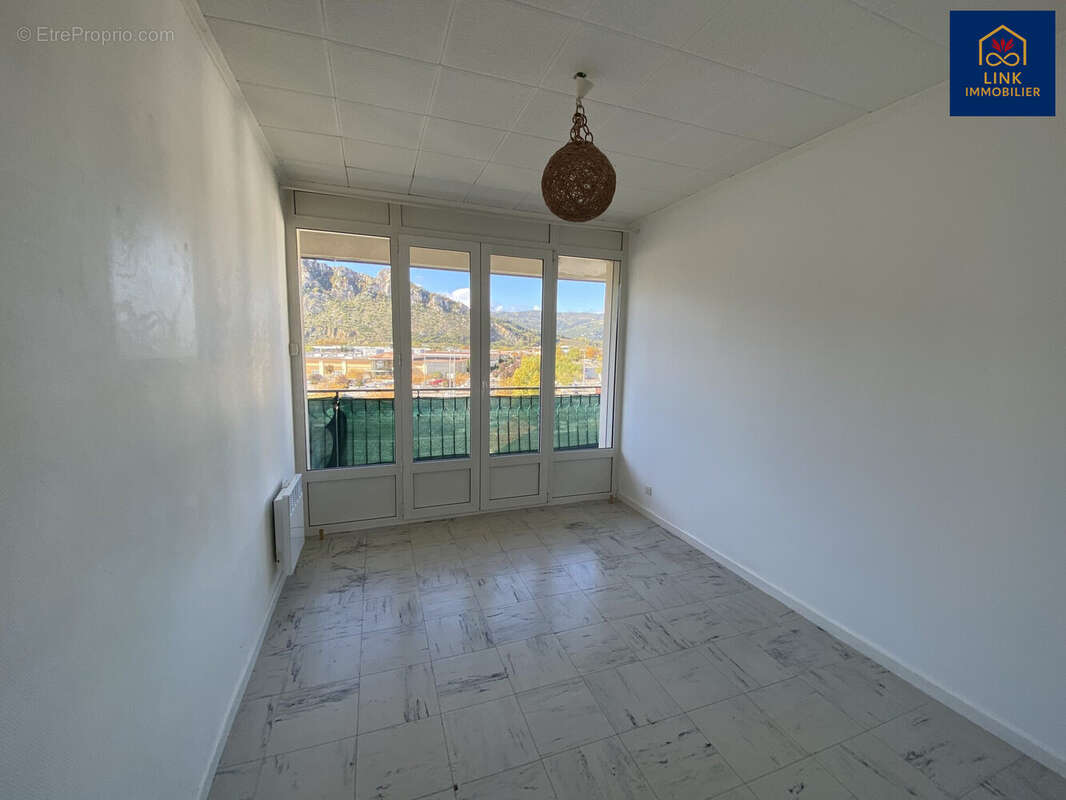 Appartement à GUILHERAND-GRANGES