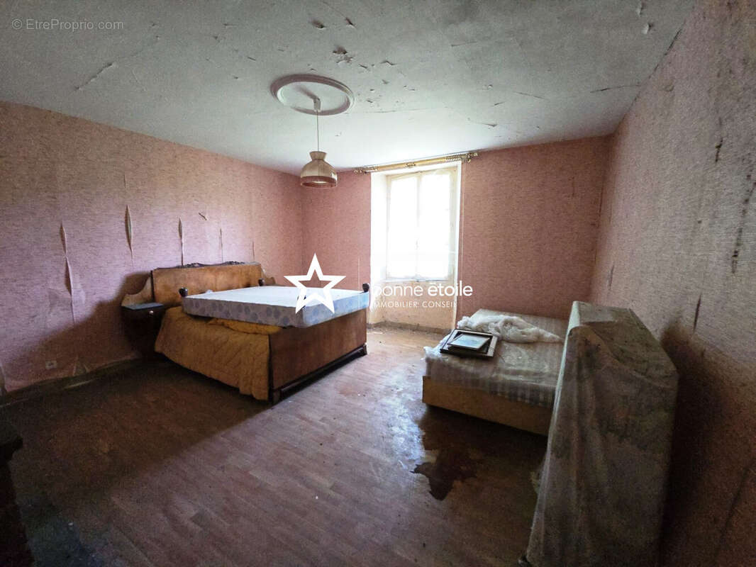 Maison à NEUILLY-L&#039;EVEQUE