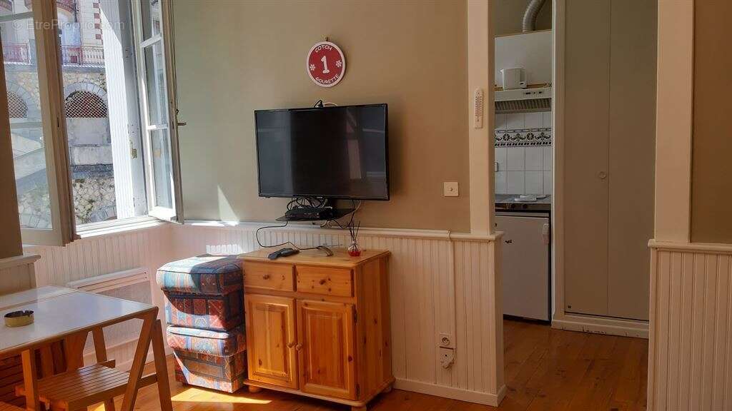 Appartement à EAUX-BONNES