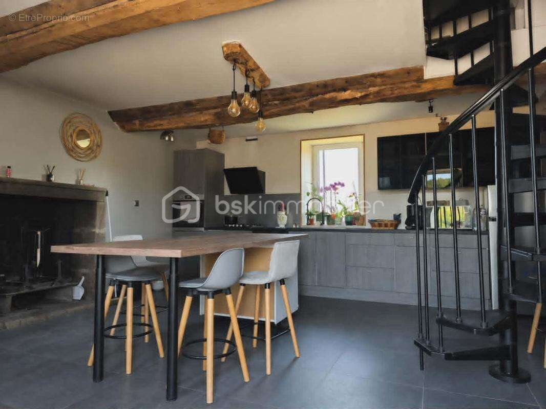 Maison à SAINT-PATRICE-DU-DESERT