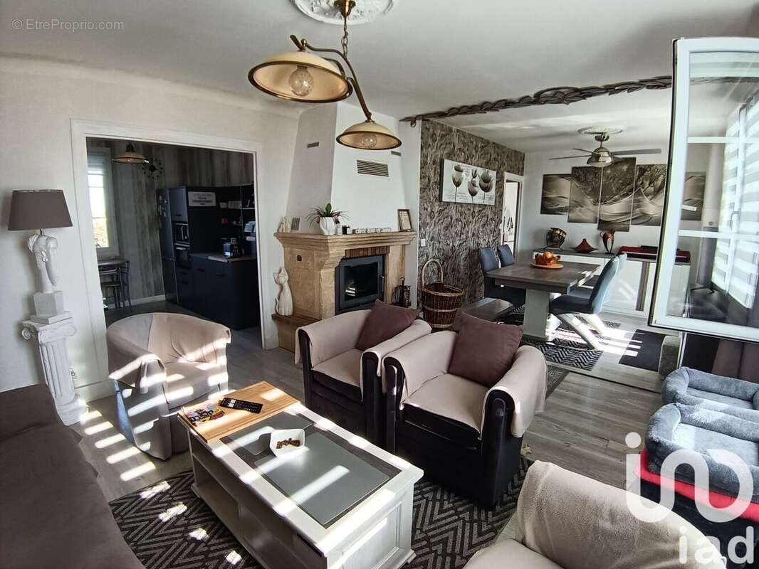 Photo 3 - Maison à LOUZY