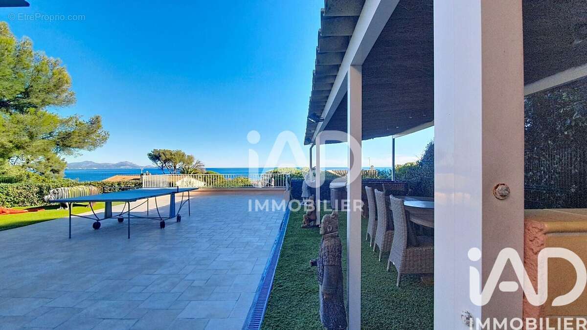 Photo 2 - Maison à ROQUEBRUNE-SUR-ARGENS