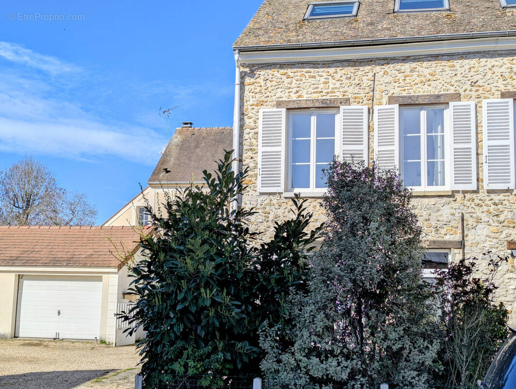 Maison à ORGERUS