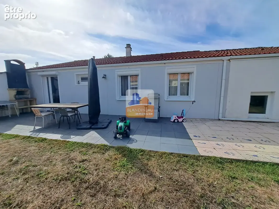 BRAINS Maison  4 CHAMBRES  92 m2  et 101 m² au sol - photo 14