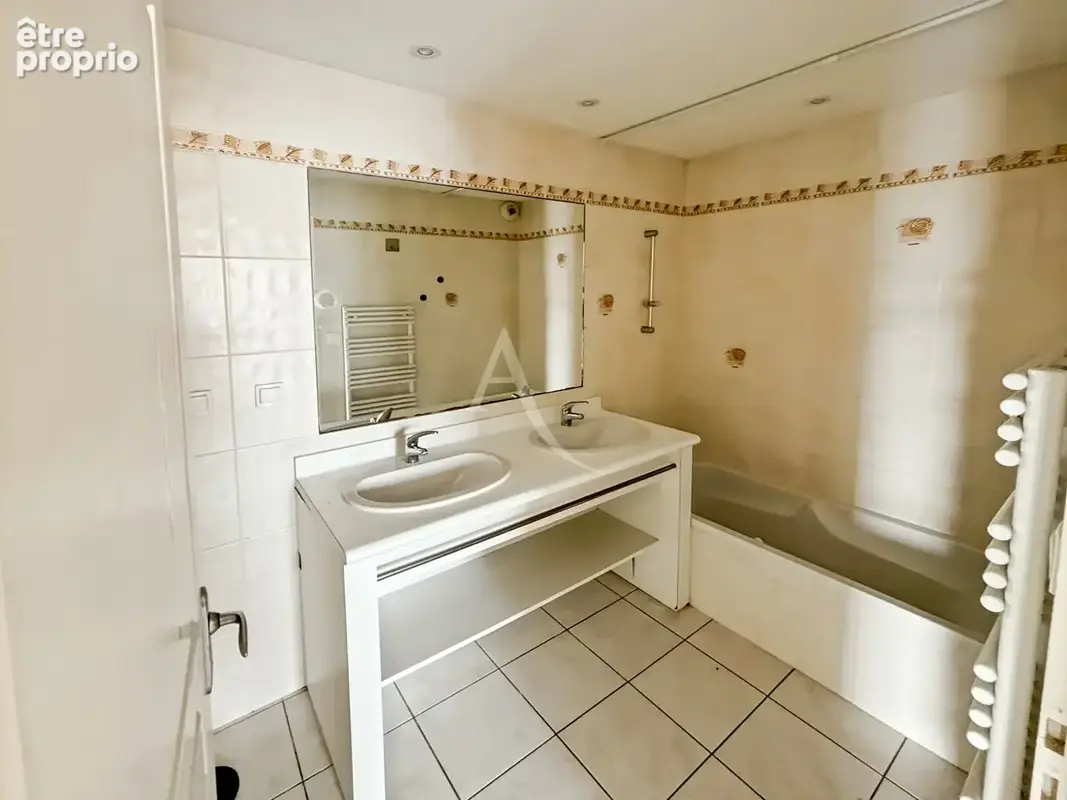 Appartement 3 pièces de 65 m² avec balcon, ascenseur et garage ? Résidence prisée à Challans - photo 6