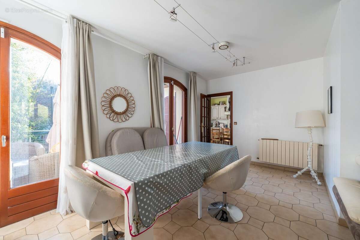 Maison à LA COURNEUVE