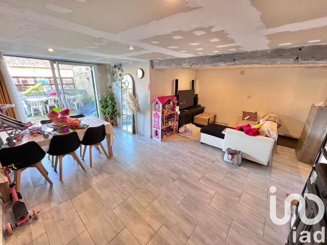 Photo 2 - Maison à GENOUILLE