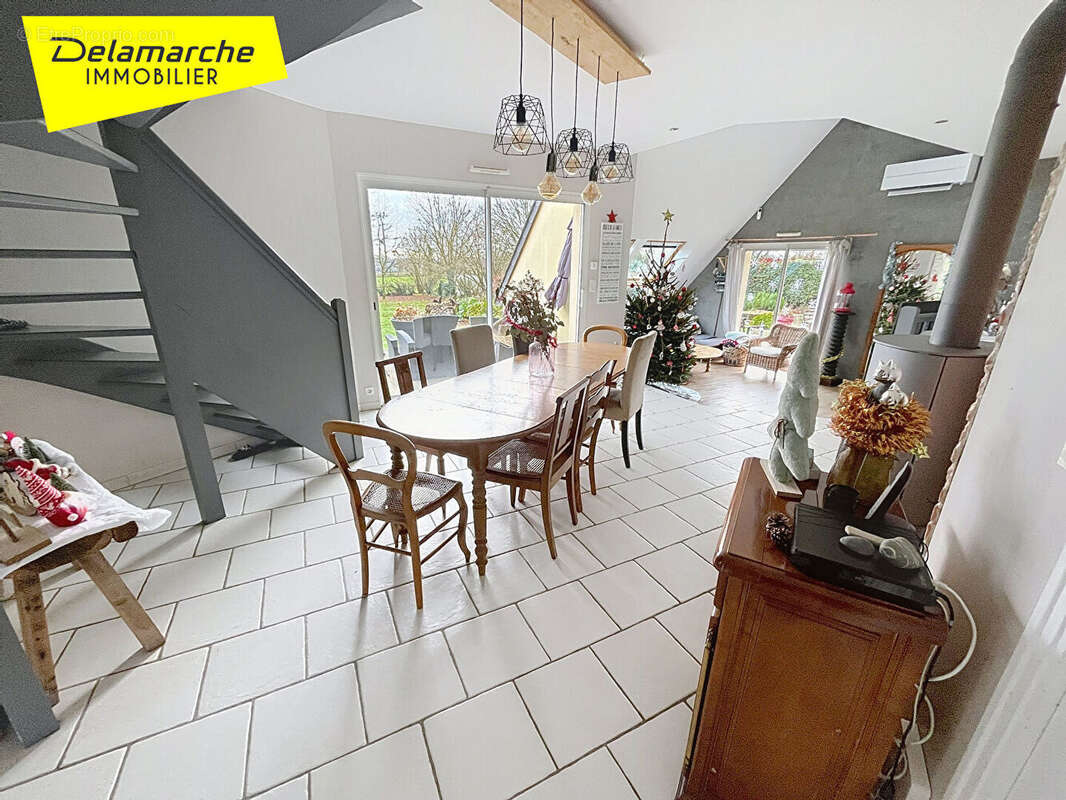 Maison à SAINTE-PIENCE