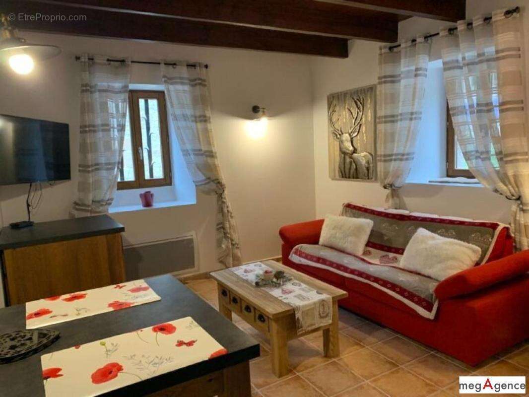 Maison à SAINTE-ENIMIE