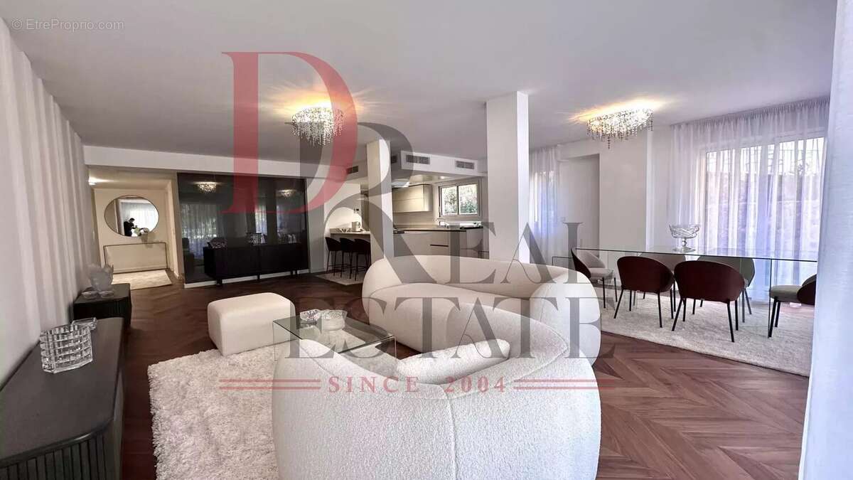 Appartement à ROQUEBRUNE-CAP-MARTIN