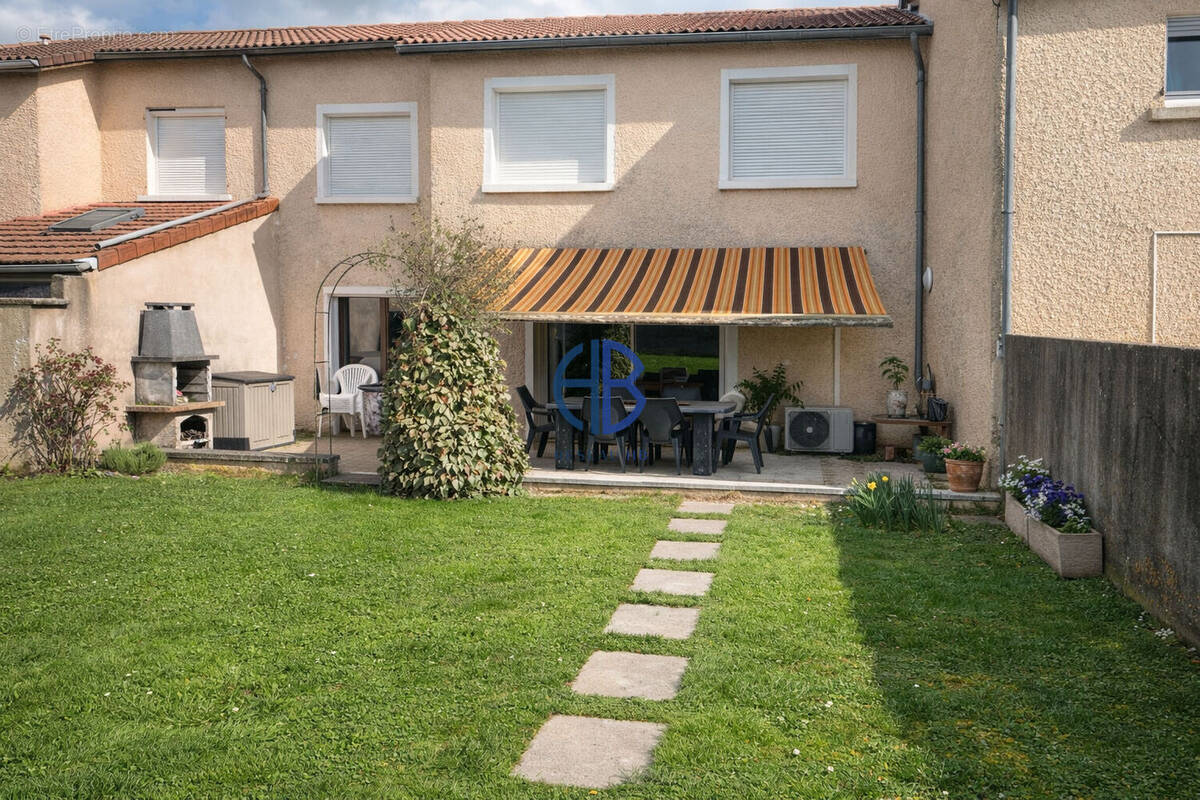 Maison à MORESTEL