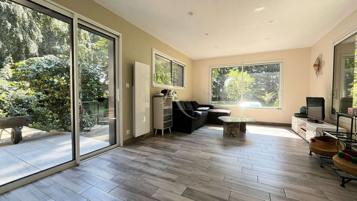 Maison à SAINT-GEORGES-BUTTAVENT