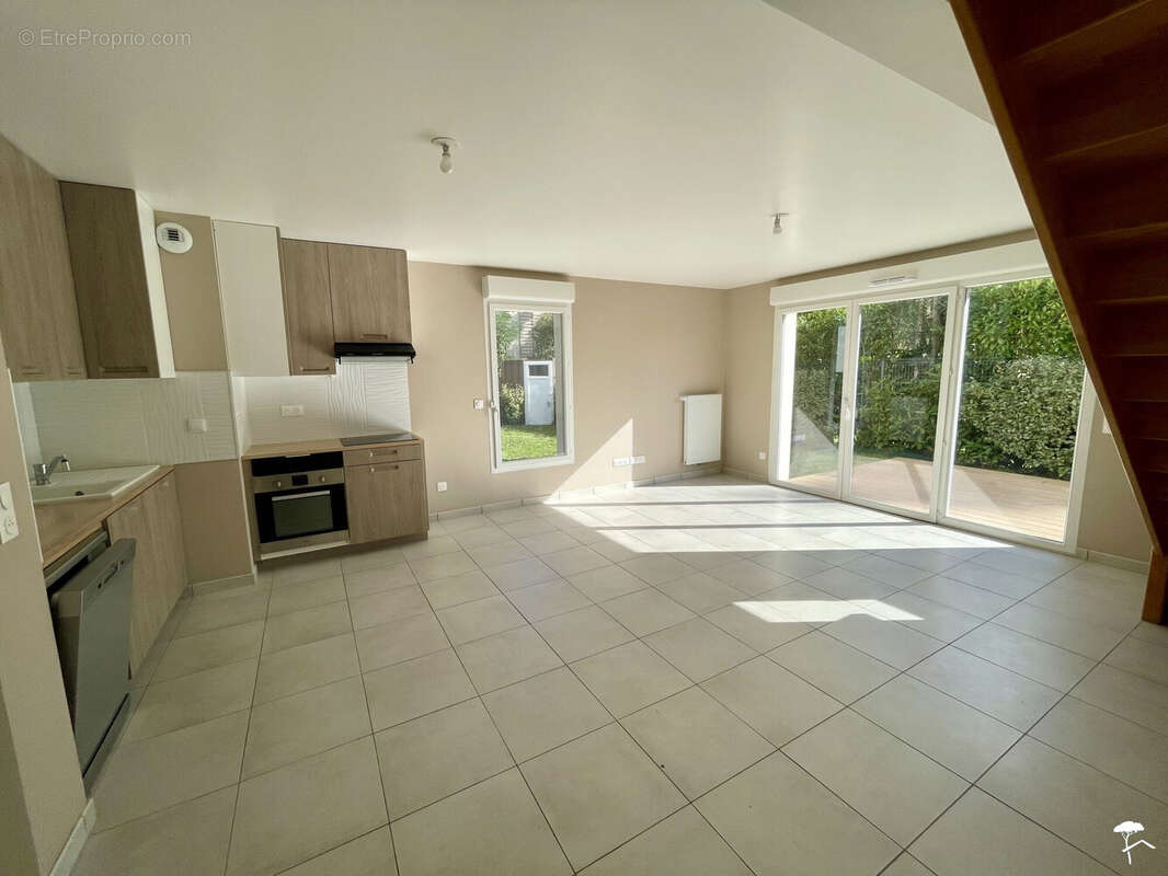 Maison à VILLENAVE-D&#039;ORNON