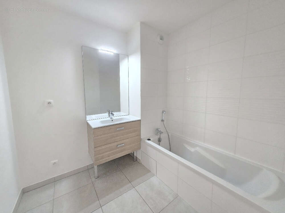 Appartement à SATHONAY-CAMP