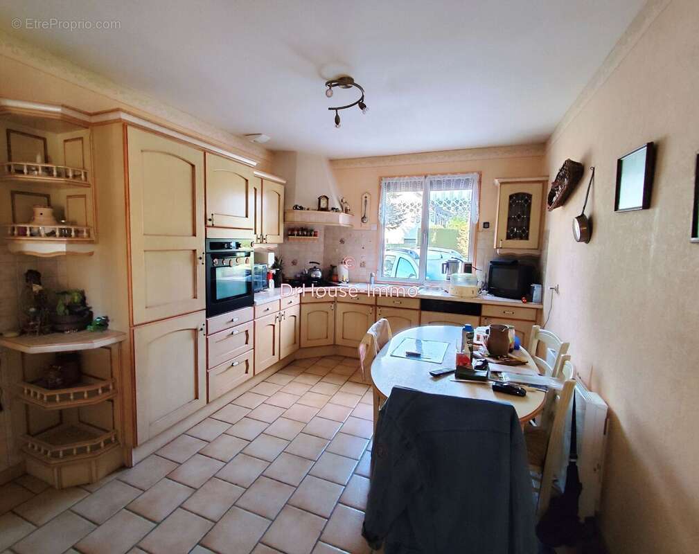 Maison à LA VILLE-AUX-CLERCS