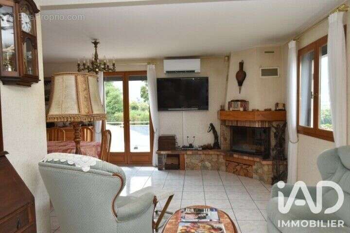 Maison 165 m² à Le Monestier-Du-Percy  - photo 7