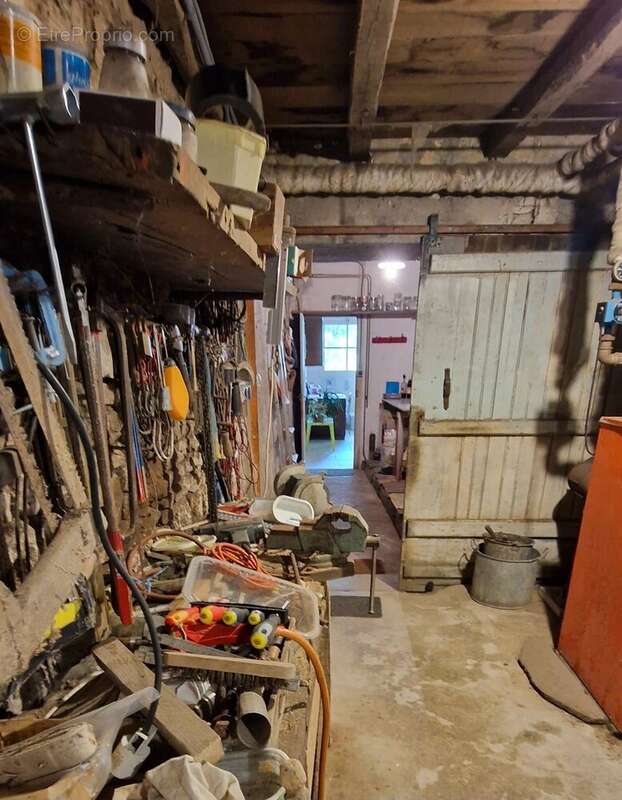 Maison de caractère avec grande grange/garage et plus de 1600m2 de terrain attenant - photo 41