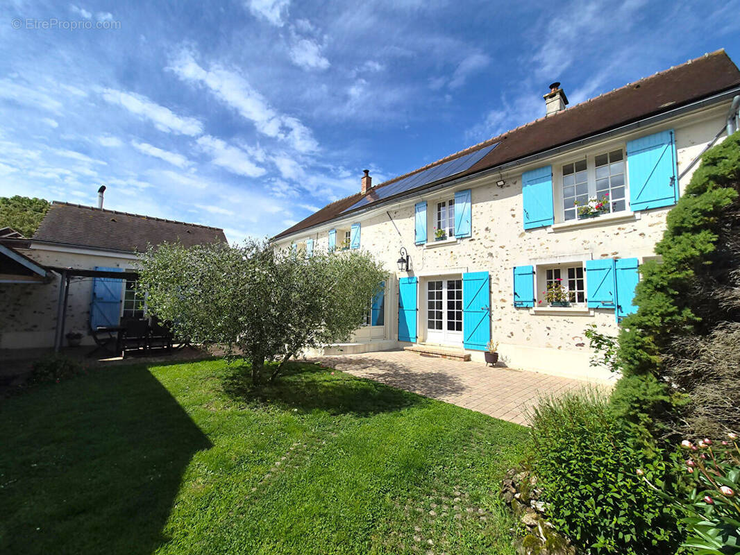 Maison à MONTREUIL-AUX-LIONS