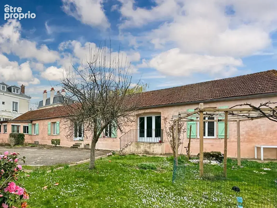 Maison à AVALLON