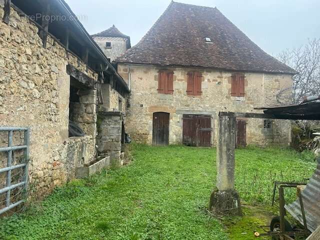 Maison à LA CHAPELLE-AUX-SAINTS
