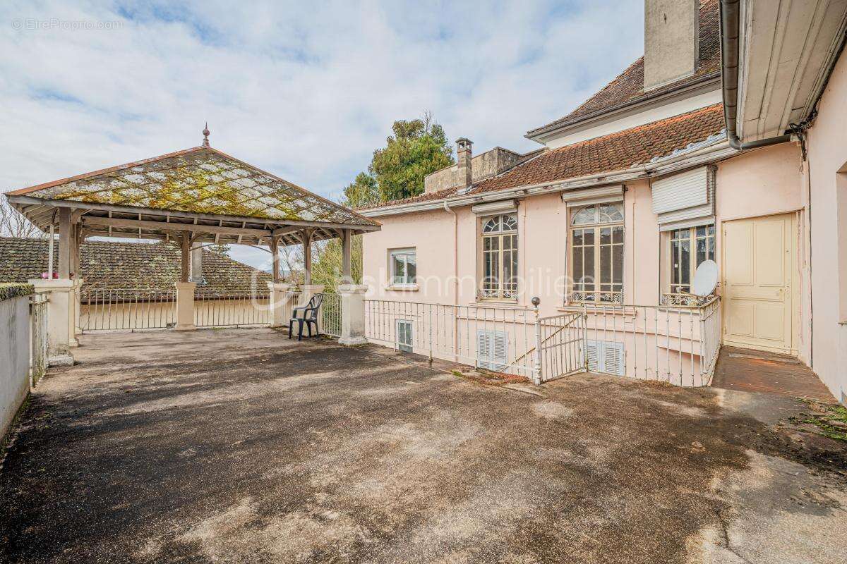 Appartement à SAINT-GENIX-SUR-GUIERS