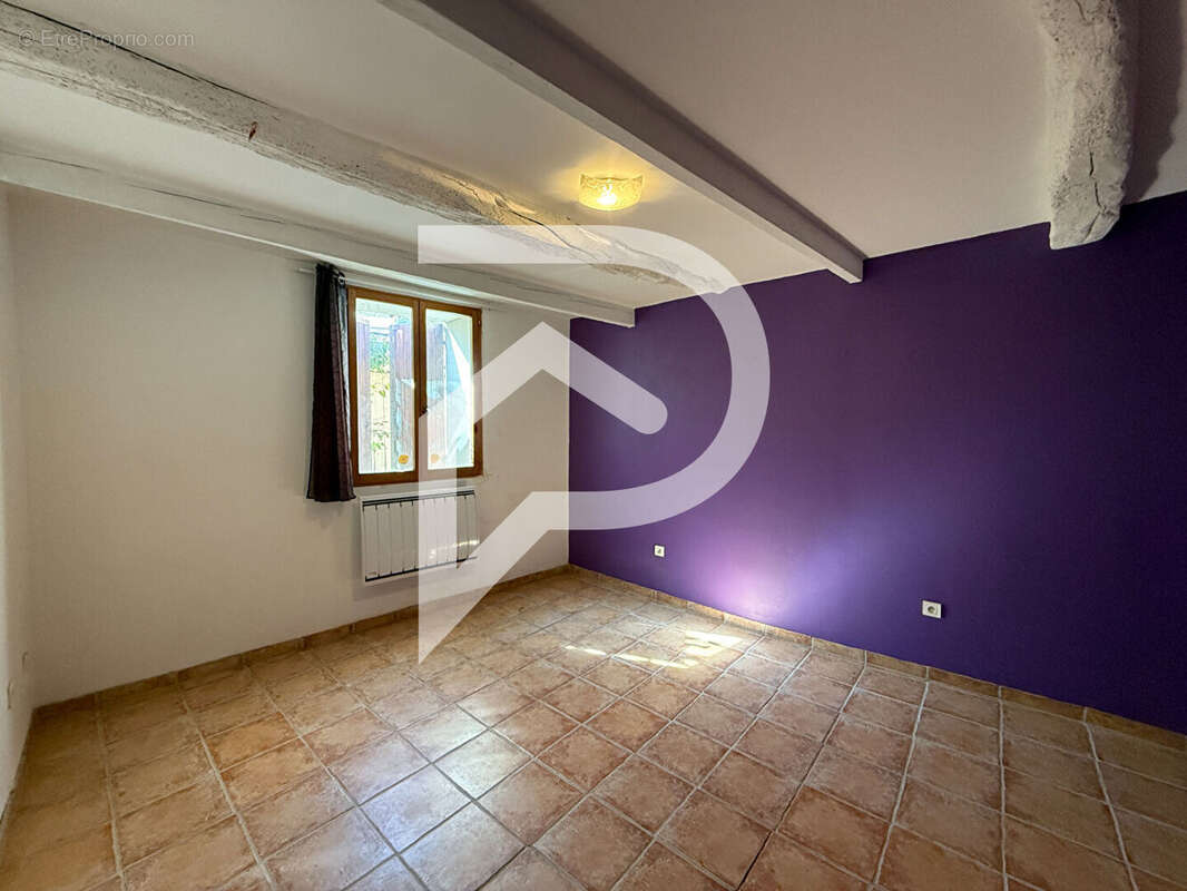 Maison à GINASSERVIS