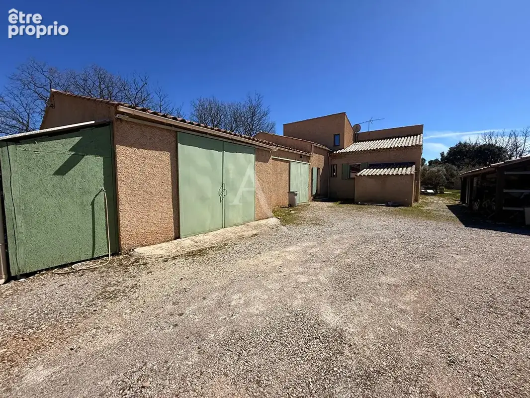 Propriete de 220m2 avec piscine sur 3388m2 de terrain dependance garage atelier - photo 17