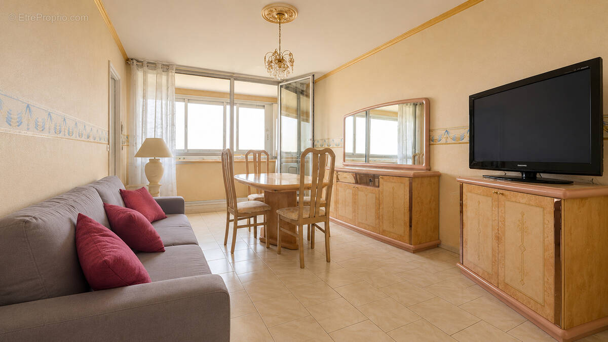 Appartement à SARTROUVILLE