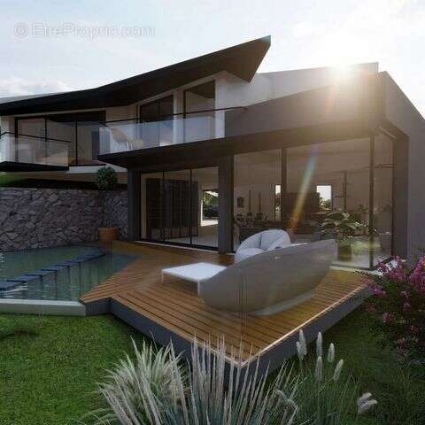 Terrain à MANDELIEU-LA-NAPOULE