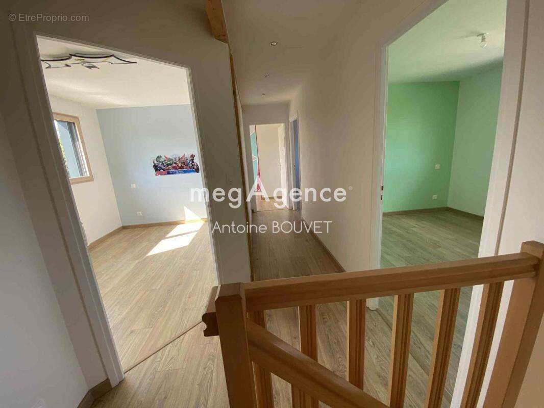 Pavillon 7 pieces - 6 chambres - garage - jardin - photo 11
