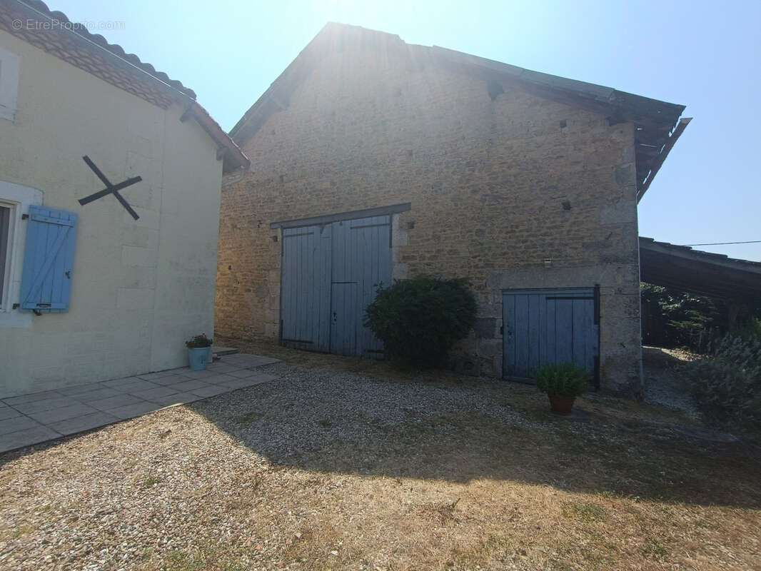 Maison à PLEUVILLE