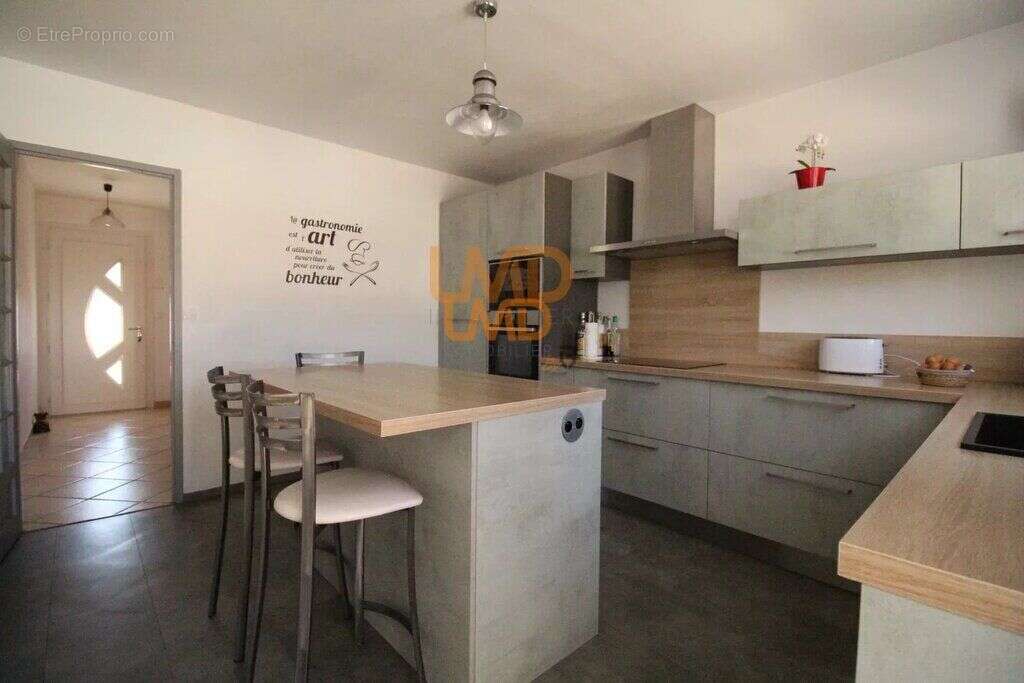 Maison à ENSUES-LA-REDONNE