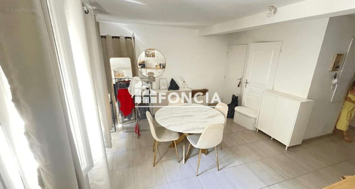 Appartement à JUZIERS