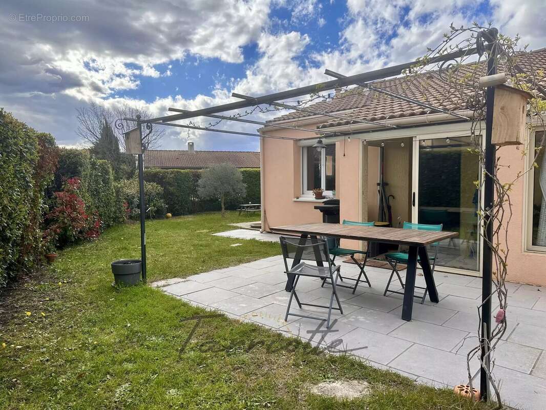 Maison à LA BATIE-ROLLAND