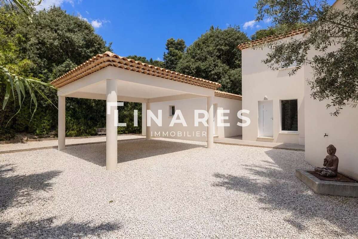 DOMAINE CALIFORNIA - Villa T5 de 226 m2 - Terrain Piscine - Salle de Sport -  Dépendance - 13011 Les accates - photo 18