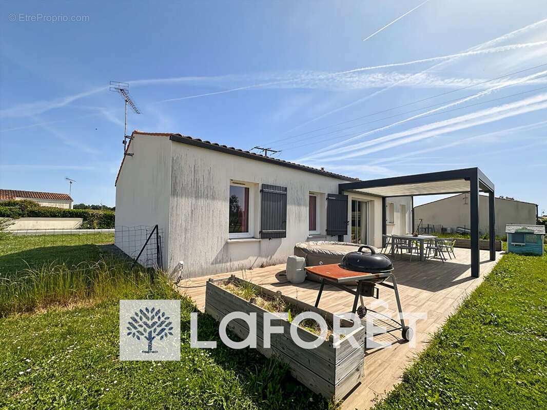 Maison de plain-pied T4 à vendre 4 pièces 86 m² entre GEMOZAC (17260), PONS (17800) et SAINTES (17100) - Référence 4293 - photo 7