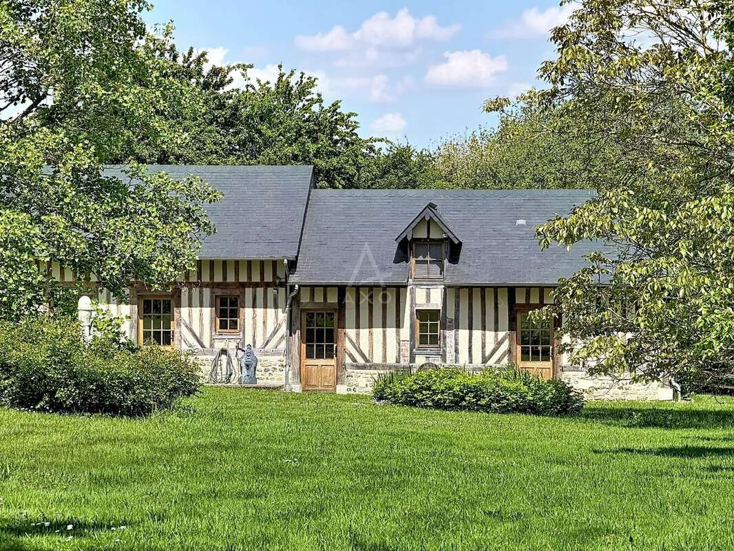 Propriété normande rénovée avec gîte, dépendances et herbage - photo 9