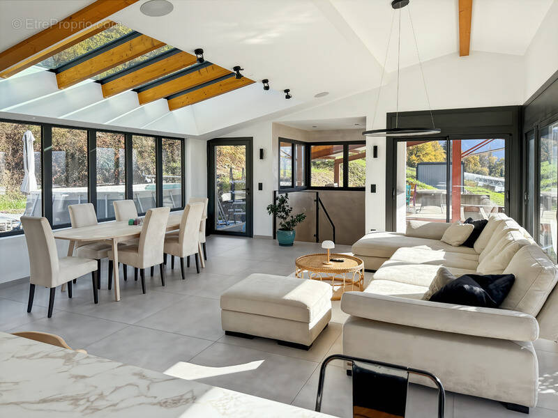 Maison à CONTAMINE-SUR-ARVE