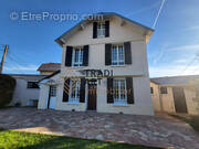 Maison à SAINTE-GENEVIEVE-DES-BOIS