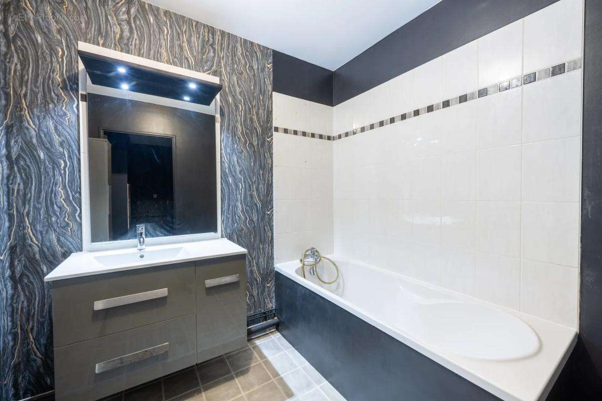 Appartement à PERSAN