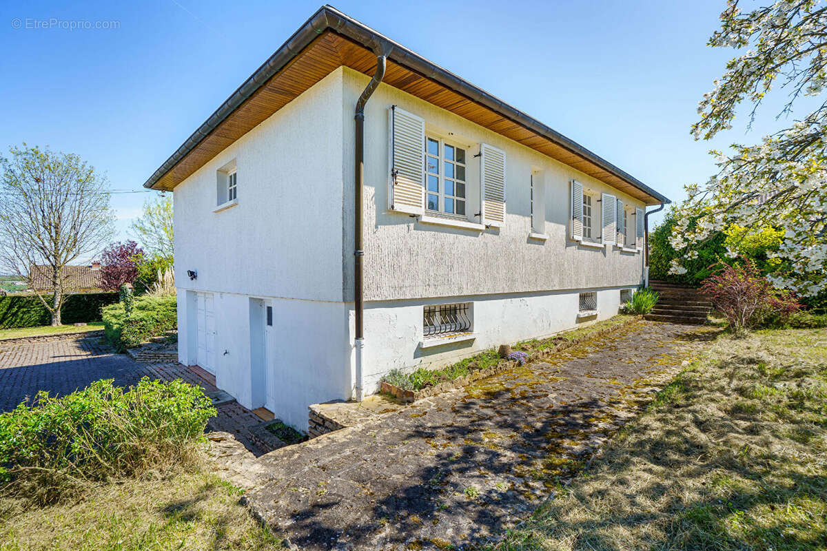 Maison Vinzelles 4 pièces 95 m2 + 95 m2 sous-sol - photo 3