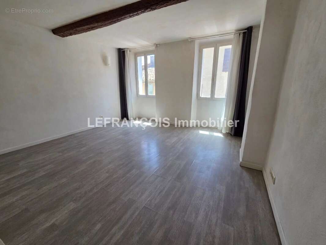 Appartement à SAINT-CEZAIRE-SUR-SIAGNE